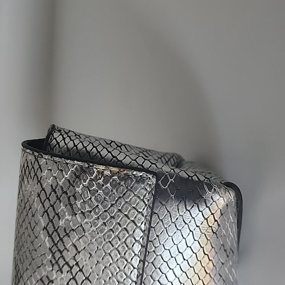 Michael Kors Belt Bag Fanny Pack Snake Skin Metallic Reptile with Chain Charm - Picture 10 of 12
